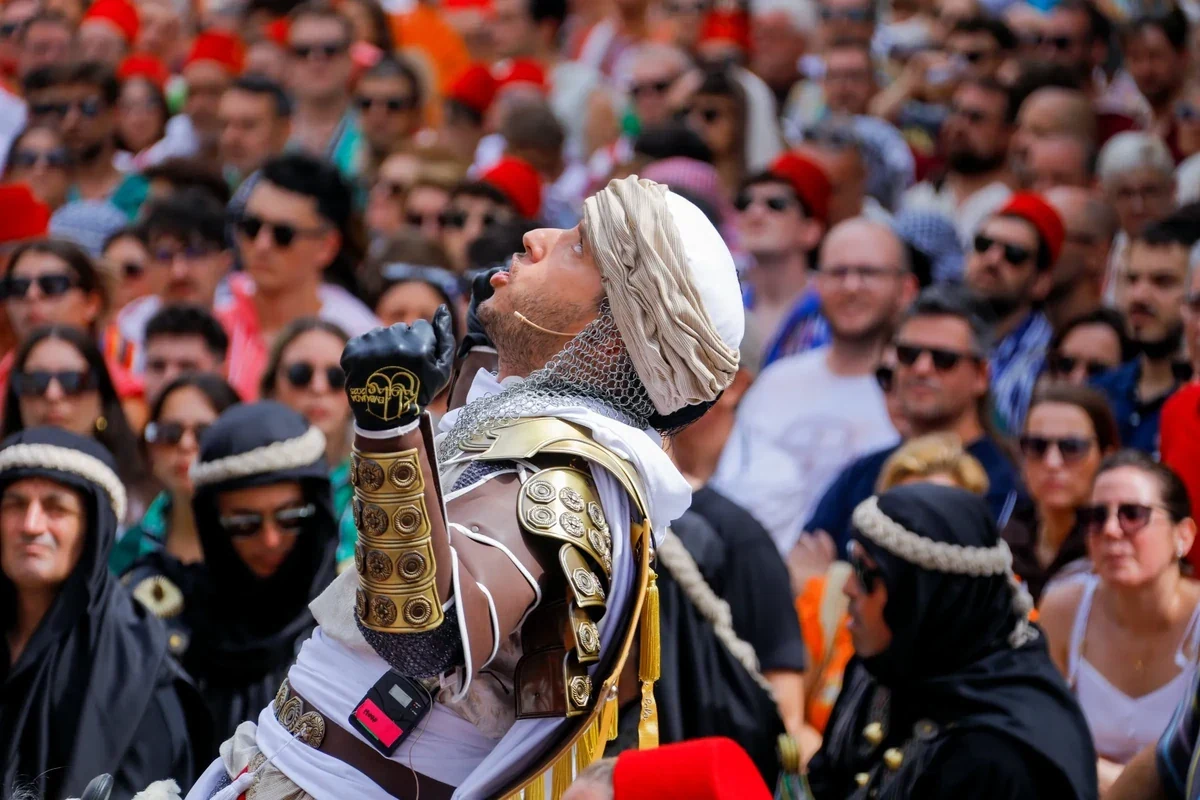 València: Turisme, Oci, Actualitat i tot el que has de saber sobre la ciutat 30 Moros i Cristians d’Ontinyent 2026: horaris de les ambaixades i la desfilada final