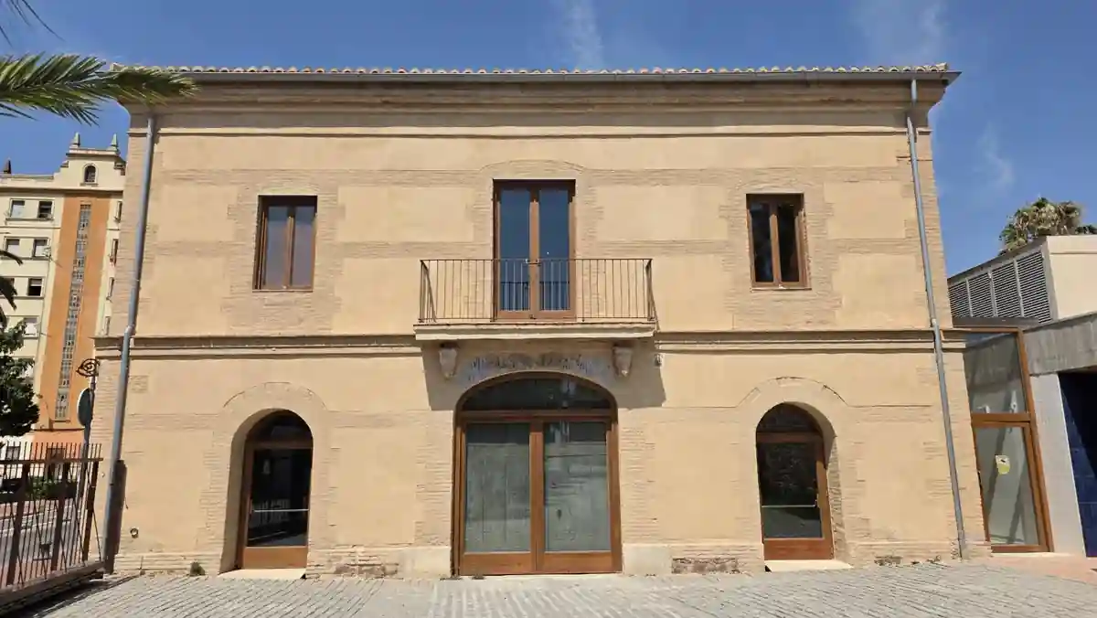 El Museu de la Mar de València abrirá en septiembre en la Casa dels Bous 1 Façana de la Casa dels Bous, seu del Museu de la Mar de València