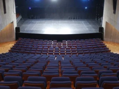 Teatre El Musical, un dels espais inclosos en la licitació d’assistència tècnica del TEM i La Mutant