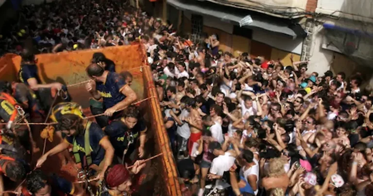 Tomatina 2026: horario, entradas y cómo ir a Buñol desde València