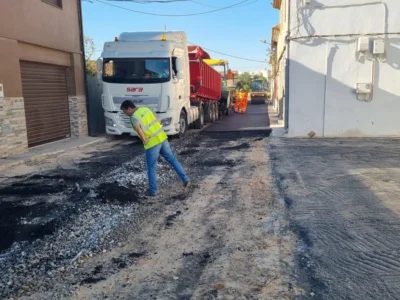 València invertirà prop de 500.000 euros en asfaltar carrers de Pinedo, el Saler i el Perellonet