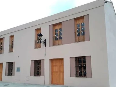 Biblioteca dels Orriols al conjunt de l’Alqueria d’Albors