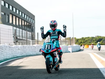 Carlos Cano durant el MotoJunior al Circuit Ricardo Tormo