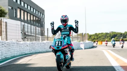 Carlos Cano durant el MotoJunior al Circuit Ricardo Tormo