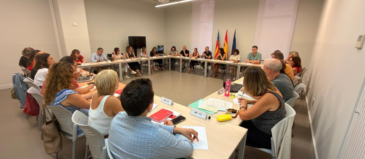 València: Turisme, Oci, Actualitat i tot el que has de saber sobre la ciutat 20 Jornada de 35 hores a la Generalitat: acord per a més de 21.200 empleats públics