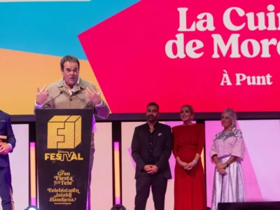 Jordi Morera i Vicente Puertes arrepleguen el Premi FesTVal-FORTA de La Cuina de Morera