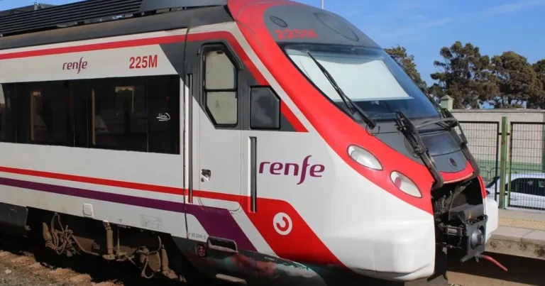 Renfe suma 19 trenes diarios de Cercanías en València: líneas, fechas y nuevos horarios