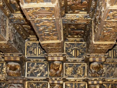 Detall del sostre daurat de la Sala Daurada de la Llotja de València