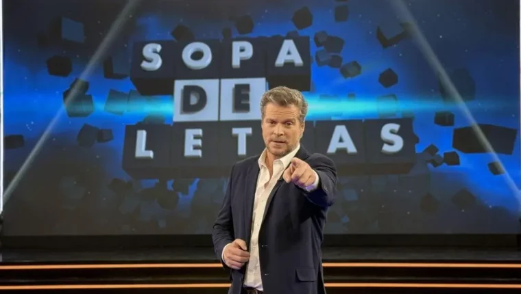 Jota Abril presenta Sopa de Letras d’À Punt, que continua fora de la graella