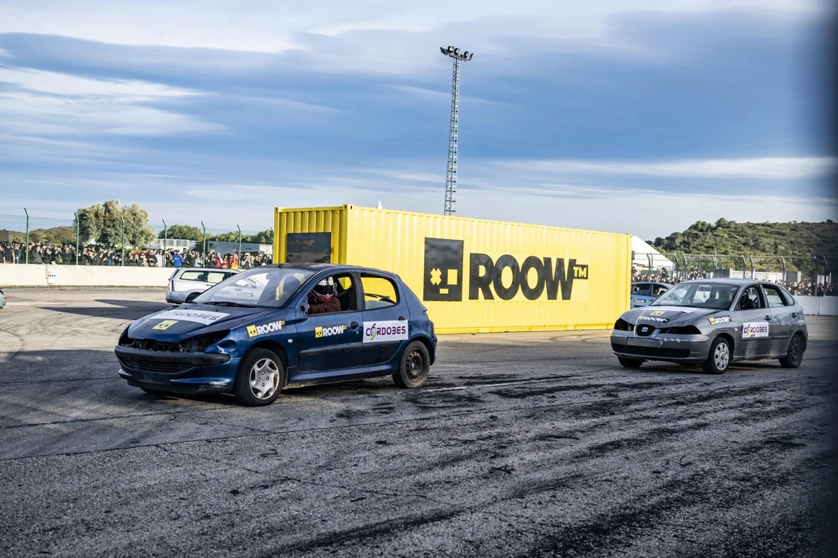 Supercars i ROOW omplin el Circuit Ricardo Tormo de carreres i espectacle este cap de setmana