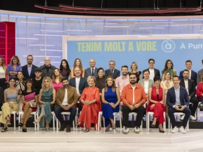Presentació de la temporada de tardor 2026 d’À Punt amb presentadors i protagonistes de la nova graella