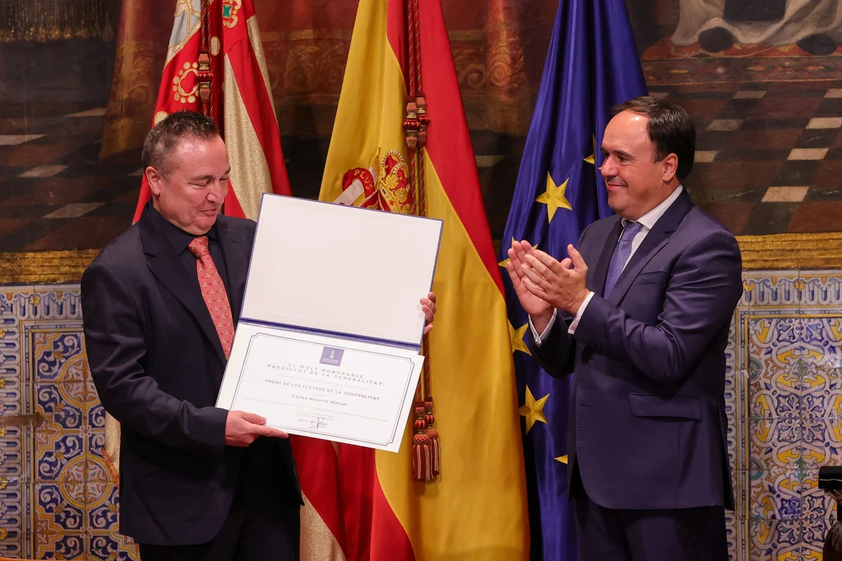 Distinciones de la Generalitat 2026: todos los premiados del 9 de Octubre 5 Entrega de un reconocimiento de las Letras de la Generalitat