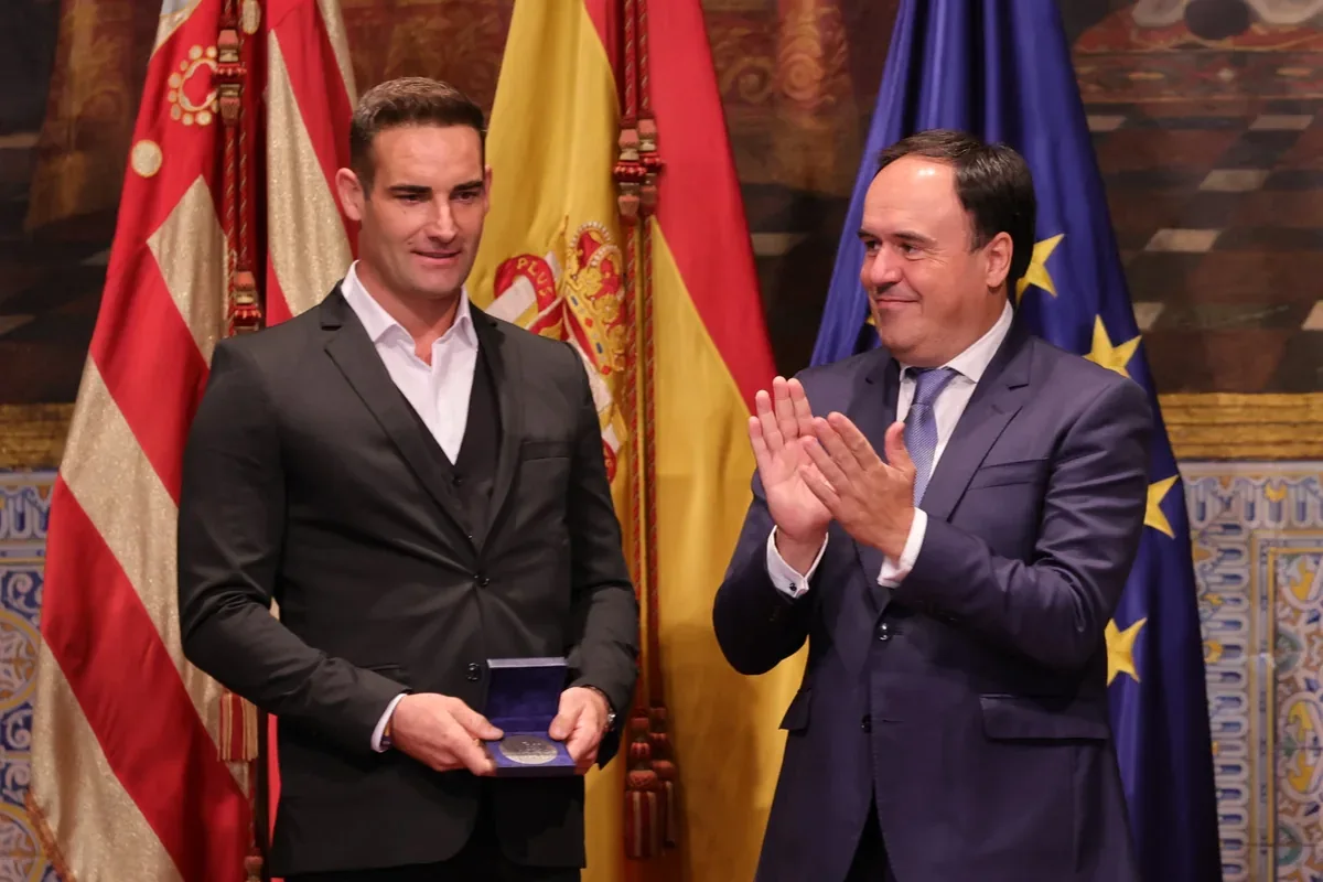Distinciones de la Generalitat 2026: todos los premiados del 9 de Octubre 10 Premiado durante la entrega de distinciones de la Generalitat