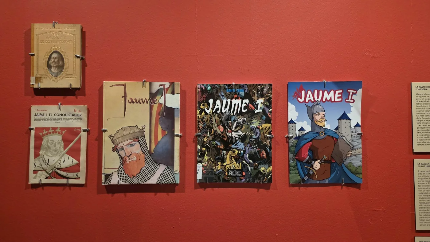 La imatge de Jaume I, del segle XIII a Playmobil: exposició a València fins a febrer 6 Diverses representacions de Jaume I en llibres i il·lustracions