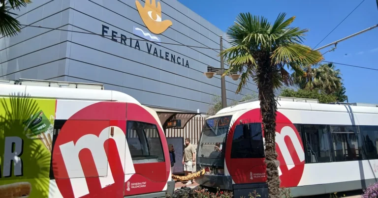 Metrovalencia refuerza la L4 por Iberflora y Eurobrico: horarios para llegar a Fira València