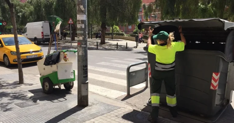 Ordenanza de limpieza de València: multas de hasta 3.000 euros