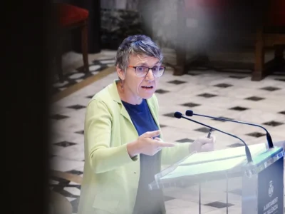 Papi Robles intervé davant els mitjans en representació de Compromís per València