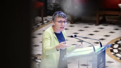 Papi Robles intervé davant els mitjans en representació de Compromís per València