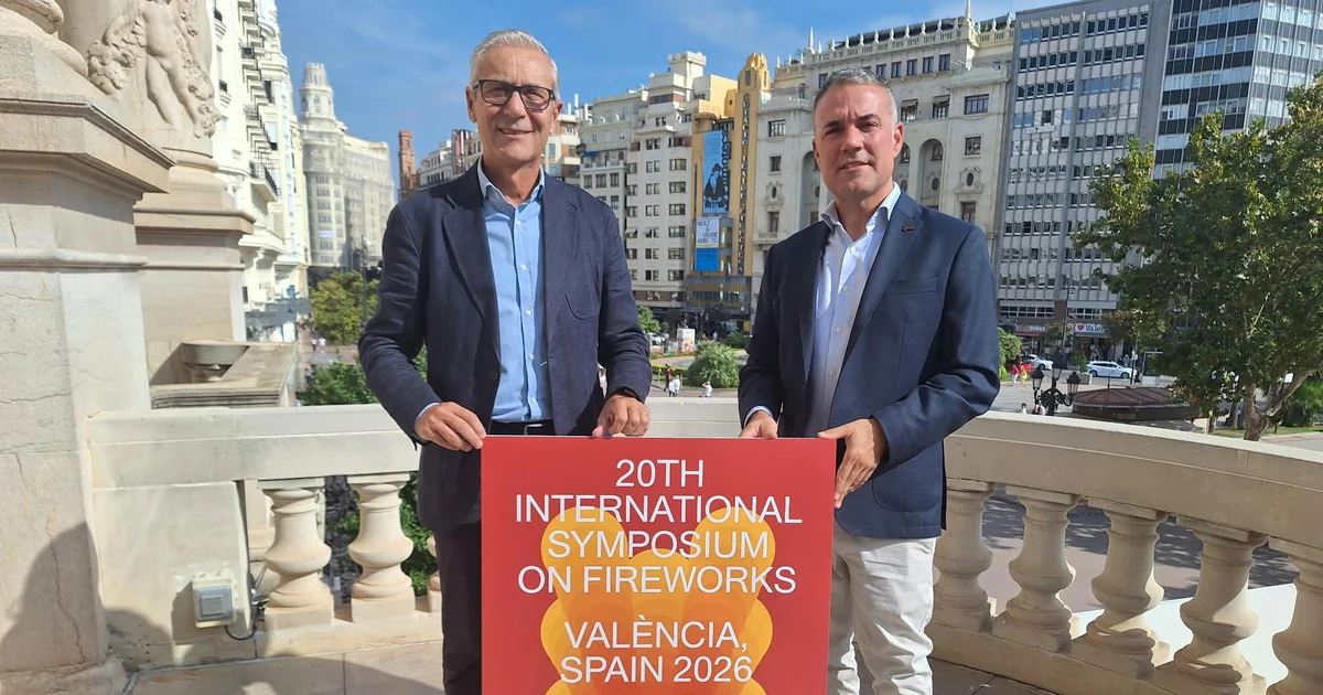 València: Turisme, Oci, Actualitat i tot el que has de saber sobre la ciutat 30 Pirotècnia a València: horaris del correfoc, castells i drons del 12 al 16 d’octubre