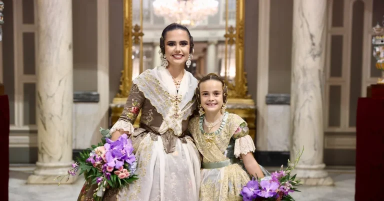 Julia Vizcayno y Beatriz Blanco, proclamadas falleras mayores de València 2027